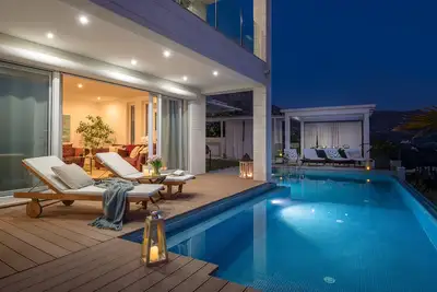 Image de Piscine à débordement Villa à Mlini - unique