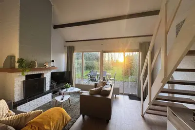 Fh récemment rénové, WiFi, familial, lave-vaisselle, cheminée, vélos