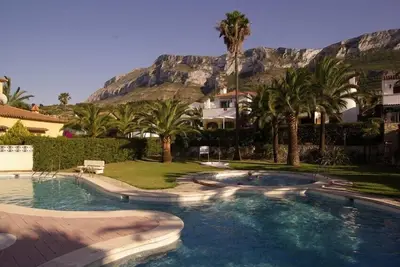 Image de * Maison calme avec jardin privé u. Piscine communautaire à Denia près de Montgo