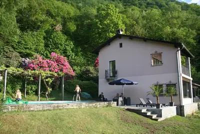 Image de Tessin Villa avec grande piscine et superbe vue sur le lac - le 8 800m² Superficie du terrain