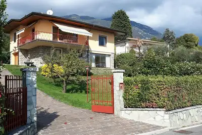 Villa romantique avec une vue fantastique sur le lac de Garde