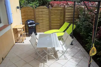 Image de Location saisonnière d'une très jolie petite maison indépendante