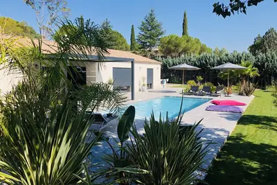Image de Villa d’architecte 150m2 plain pied, Piscine, Pleine nature, Proche mer.