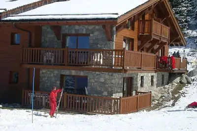 Image de Pistes & Golf directement sur les pistes par la terrasse et au pied du golf