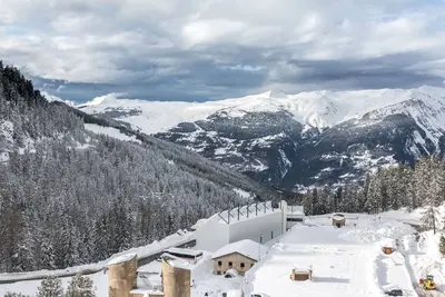 Image de la plagne au soleil pour 7 personnes