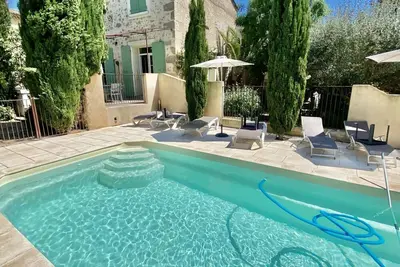 Image de Superbe maison piscine privée près de tout