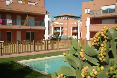 Image de Très bel appartement dans une résidence avec piscine à 50 m du port de plaisance