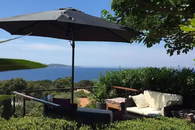 Image de St Florent, Vue Exceptionnelle T3 terrasses et jardin privés, plage 5 mn à pied.