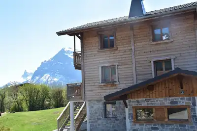 Image de Chalet savoyard rénové avec jacuzzi 8 pers