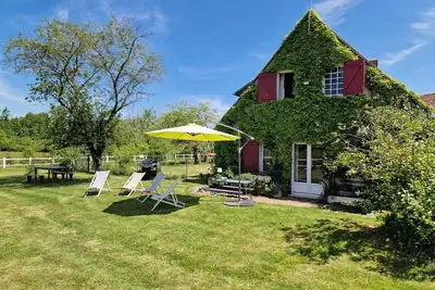 Image de Charming family cottage, 7 rooms (up to 14 Persons), near the Loire castles.