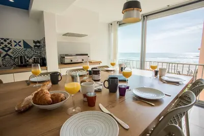 Image de Grand Appartement standing - 1ère ligne - Face à la mer 4 - 6 personnes - plage