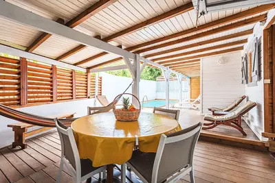 Image de Bungalow traditionnel avec piscine à 100m de la plage de Grande Anse, Deshaies