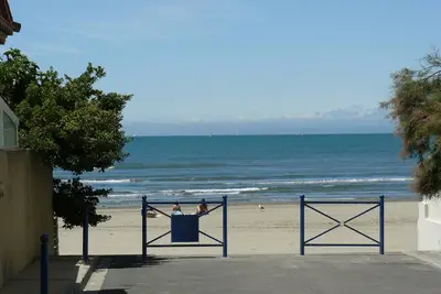 Image de Studio 2 personnes au Grau du Roi à 10m de la plage.