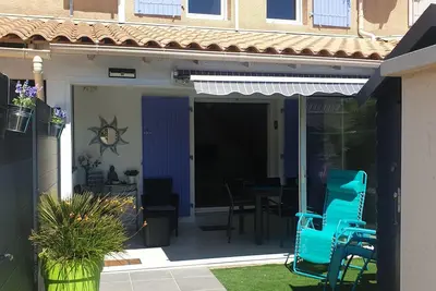 Image de Villa climatisée, Wifi gratuit, 500 m de la plage dans résidence avec piscine.