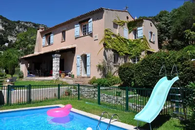 Image de Vaste villa familiale vue mer, jardin, piscine, barbecue, tout près de Monaco