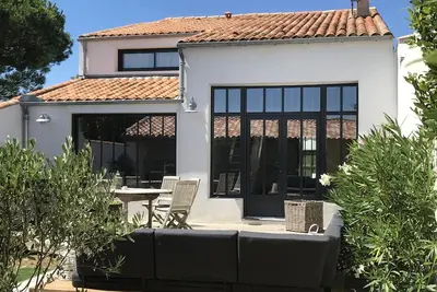 Image de Villa Pigouille, charme 4* sur l' Ile de Ré, plage sauvage, marché, 4 vélos, wifi