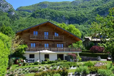 Image de Lac D'Annecy- Veyrier du Lac - Appartement en rez-de-jardin dans un chalet