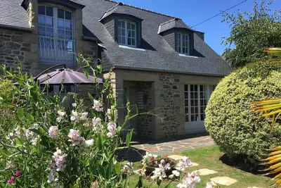 Image de À 200 m de Plage maison en pierre avec jardin arboré