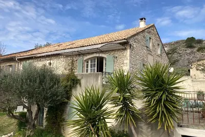 Image de Mas en pierre avec piscine entre Avignon et Orange, Ă Roquemaure