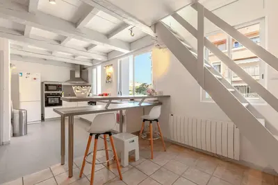 Image de Appartement Villa spacieux, au cœur de Sanary-sur-Mer, terrasse proche plage
