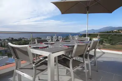 Image de Appartement T3 Sublime Vue sur Mer, Montagnes & Vignobles.