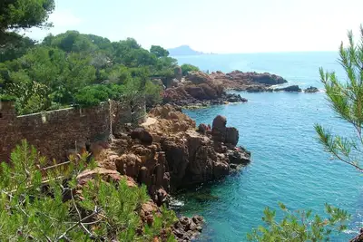 Image de Splendide studio pour 2 refait à neuf en bord de mer, clim, Wifi, piscine, park