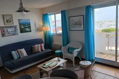 Image de Offre dernier minute juillet! Appartement singulier avec vue mer et campagne.