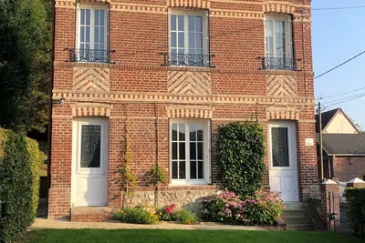 Image de Petite maison de charme Ă 300m de la plage des Petites - Dalles.
