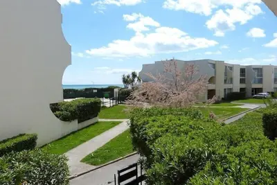 Image de Seaside apartment with swimming pool, renovated in 2024 (kitchen and living room)