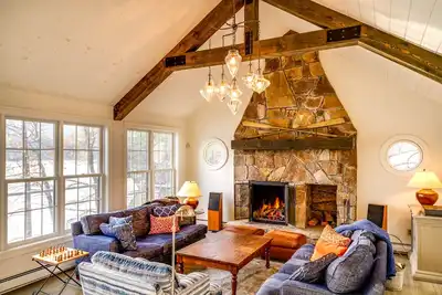 Image de Superbe maison au bord du lac - près d'Okemo et de Killington
