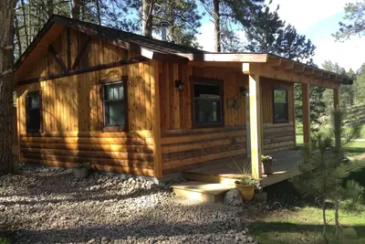 Image de Cabine De Hunter, Parfait dans tous les sens pour votre escapade Black Hills, près de Custer