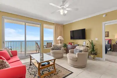 Image de Beautiful Beach Front Condo! Beach Gratuit Svc / Wi-Fi Incl!
