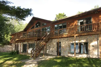 Image de Cabane de Plum Lake dans les Northwoods