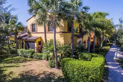 Image de 3 Bed Waterfront Escondido dans Paseo. . . Luxe Maison! ! !