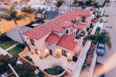 Image de Stunning Luxury Home Close to the Beach. Low montly rates! !