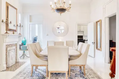 Image de * Offre vedette * Historic 5br Home peut accueillir 10 personnes