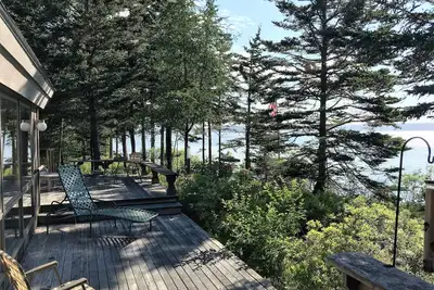 Image de Maison à front de mer architecturale. Réveillez-vous près de la mer!