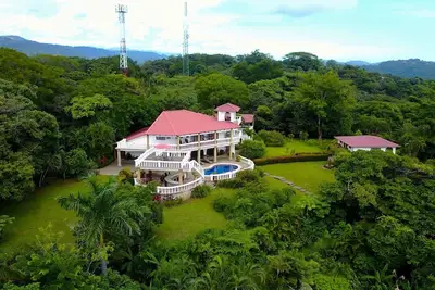 Image de Ocean Views & Breezes à l'un des points les plus hauts de Playa Guiones