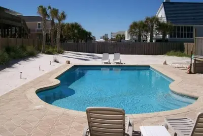 Image de Magnifique maison plus grande piscine privée! Passez vos ultimes vacances à la plage ici!