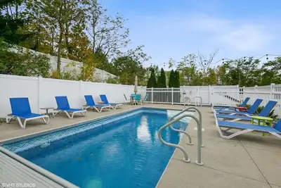 Image de Maison de plage mise à jour avec piscine privée!