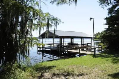 Image de Nous sommes prêts à être le meilleur Vrbo sur le lac Seminole, toutes les réparations effectuées! !