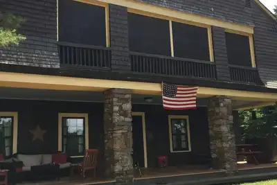 Image de Toute l'année 'Winter Lodge'. . . une retraite historique de 6 chambres Adirondack