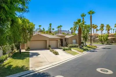 Image de «Pied ailé» 4br / 4. 5ba, avec piscine privée sur le parcours de golf, 10 personnes