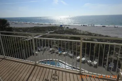 Image de \"Fiddler's Green\" Ă Madeira Norte - Spectacular Beachfront Unit.