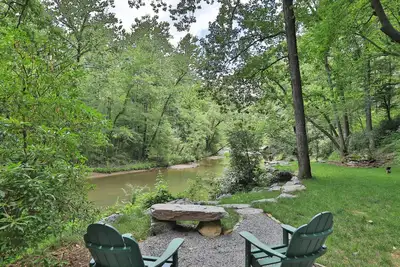 Image de Charmante cabane au bord de la rivière Asheville, à 10 minutes du centre-ville!