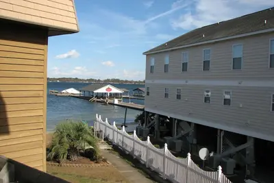 Image de Condo au deuxième étage avec vue sur le lac à quelques pas du lac