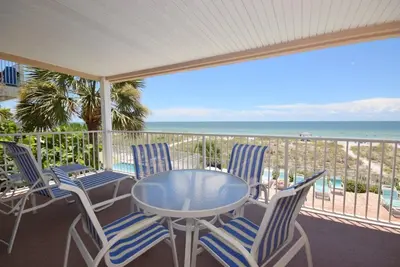 Image de Beach Front Condo 2 chambres 2 salles de bain!