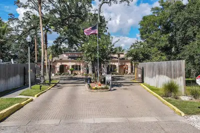 Image de Condo Biloxi / Gulfport, résidence fermée / nouvellement décoré / animaux acceptés