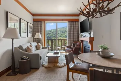 Image de # 1537a | 2bdrm | Starr | Vues du mont Mansfield au 5ème étage