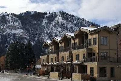 Condo fabuleux avec une vue magnifique au coeur de Ketchum